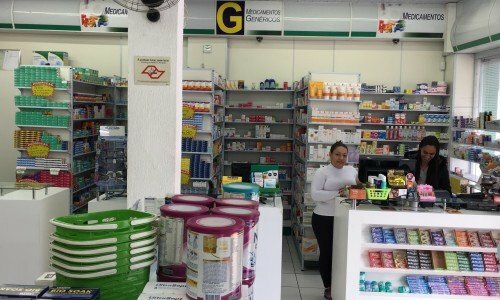 Vende-se Drogaria