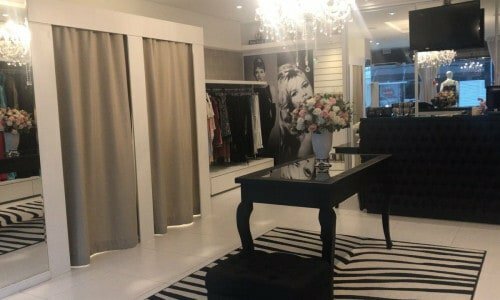 Loja de Moda Feminina em Àrea Nobre