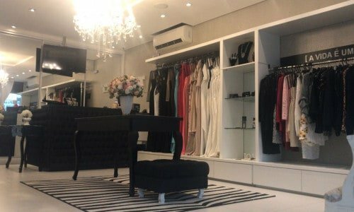 Loja de Moda Feminina em Àrea Nobre