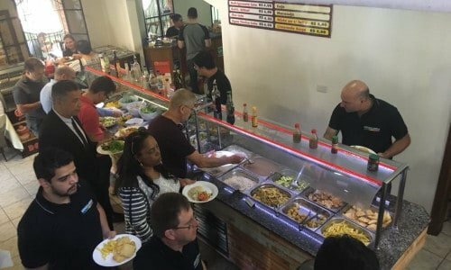 Excelente restaurante – ao lado de shopping center
