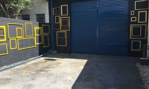 Indústria fabricante de quadros, espelhos, porta retratos e artigos de decoração