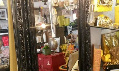 Indústria fabricante de quadros, espelhos, porta retratos e artigos de decoração