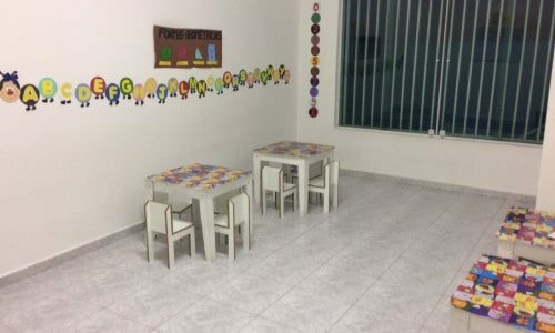 Escola a venda