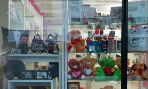 Vendo loja de presentes e decorações
