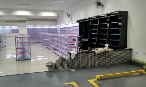 Móveis / Estrutura completa para perfumaria / farmácia