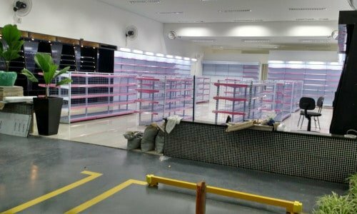 Móveis / Estrutura completa para perfumaria / farmácia