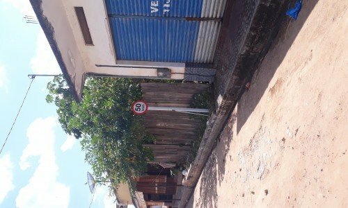 Vende-se um ponto comercial