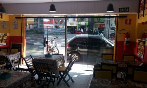 Restaurante e lanchonete no centro de Guararema
