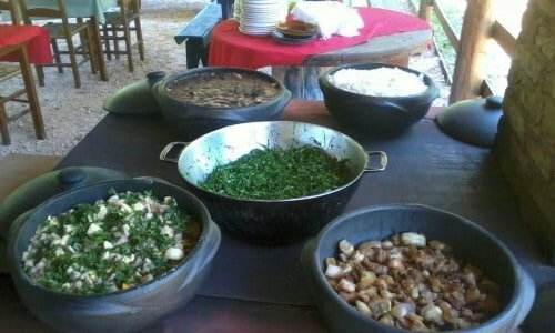 Sítio, pousada, restaurante com cachoeira