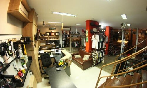 Vendo loja comercial em Balneário Camboriú , skateshop completa mercadoriasmóveis