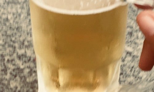 Barzinho/ balada em pleno funcionamento