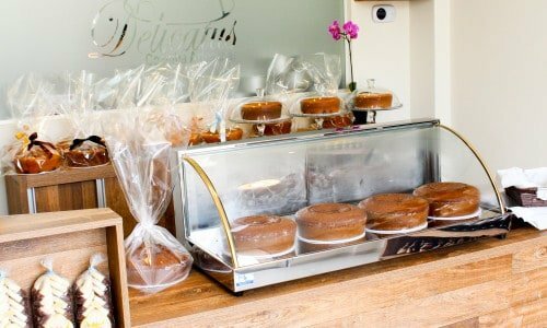 Loja e Ponto Comercial Montados Delicatessen com enfase em Bolos Caseiros