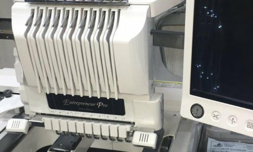 Loja Montada de Conserto de Roupas e Bordados Computadorizados
