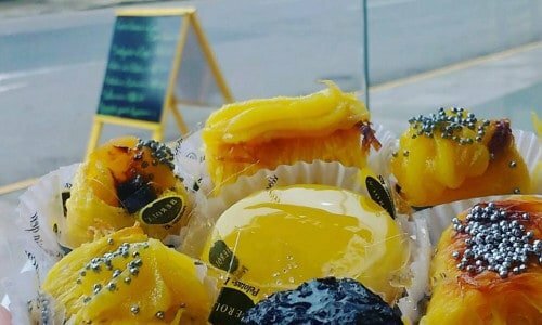 Cafeteria com franquia de doces incluso
