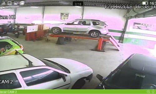 Centro automotivo em pleno funcionamento