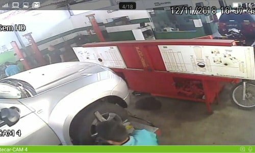 Centro automotivo em pleno funcionamento