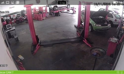 Centro automotivo em pleno funcionamento
