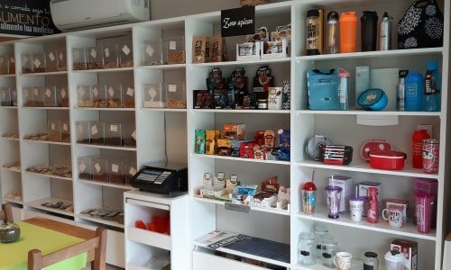 Restaurante, café e empório de produtos naturais