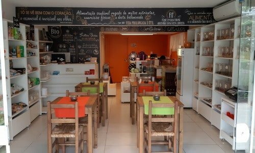 Restaurante, café e empório de produtos naturais