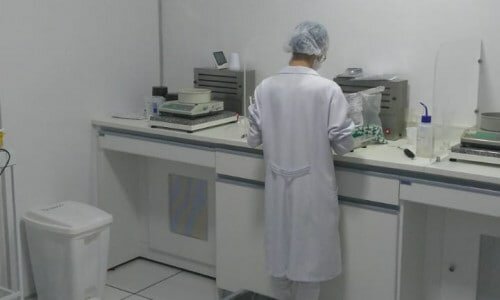 VENDE-SE FARMÁCIA DE MANIPULAÇÃO