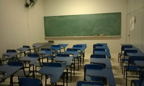 Vendo total ou parcial Cursinho pré vestibular e vestibulinho