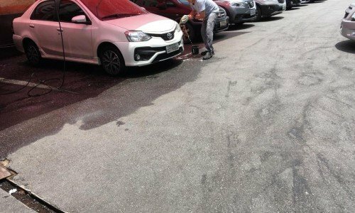 ESTACIONAMENTO E LAVA RAPIDO