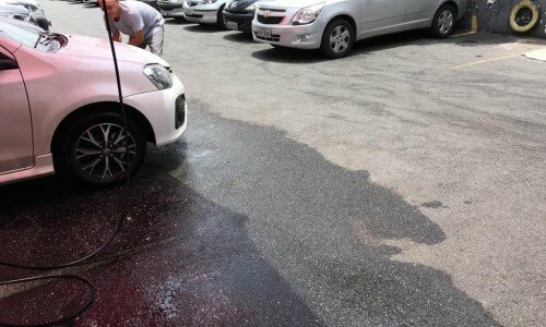 ESTACIONAMENTO E LAVA RAPIDO
