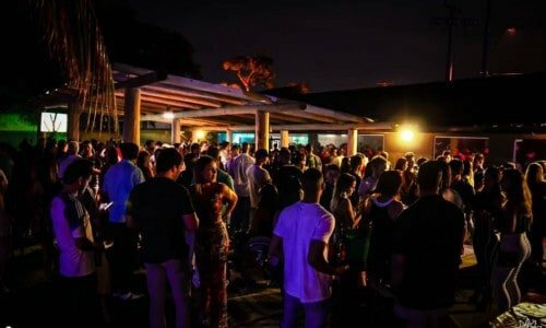 Vendo 50 em sociedade de casa noturna