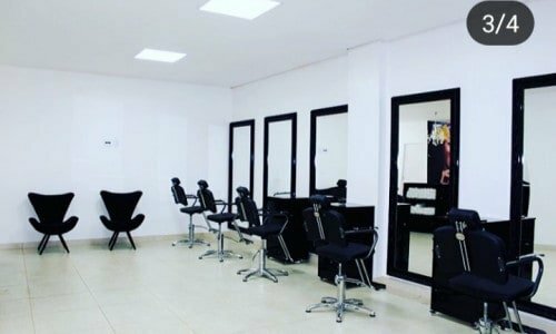 Salão de beleza, equipado, amplo, luxuoso, moderno, espaço para cabeleireiro, esmalterira, espaço da make, Jardim de inverno com plantas naturais, projeto de iluminação, escritório ou depósito, móveis vandeveld e ampla carteira de cliente