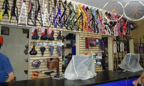 Atacado e Varejo de Bicicletas peças e acessorios, uma das maiores e melhores da região