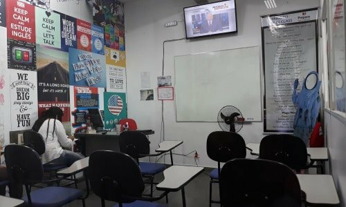 Escola Profissionalizante e Inglês – 300 alunos