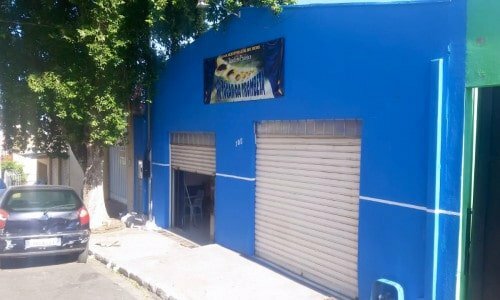 Salão comercial e sobrado