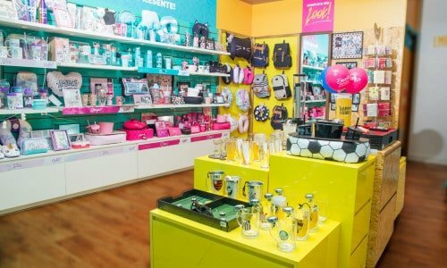 Loja de Presentes Completa no Continente Shopping