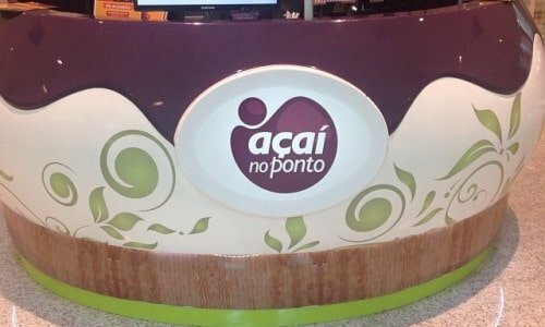 Quiosque dentro de faculdade de açaí, milkshake e sorvete