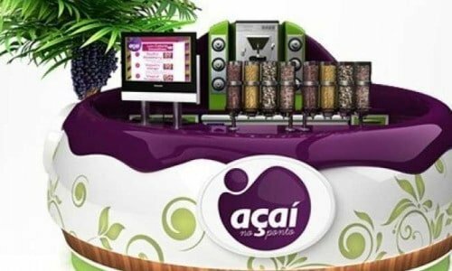 Quiosque dentro de faculdade de açaí, milkshake e sorvete