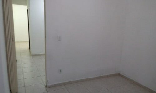 Alugo apartamento de um quarto, sala, cozinha e banheiro