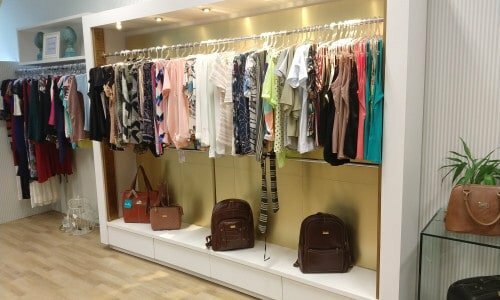 Linda loja de roupas femininas