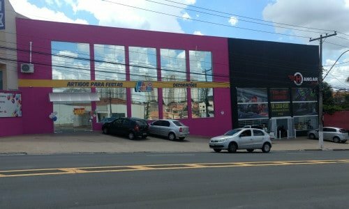 Vendo Loja artigos para festas/ montada e operando