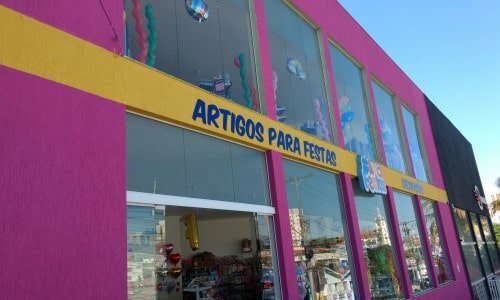 Vendo Loja artigos para festas/ montada e operando