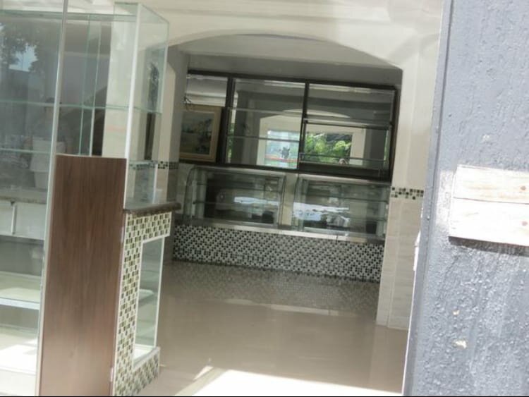 Casa nova para padaria ou restaurante