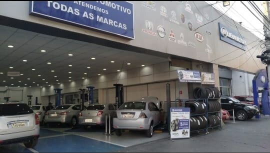 Centro automotivo autorizado de concessionária