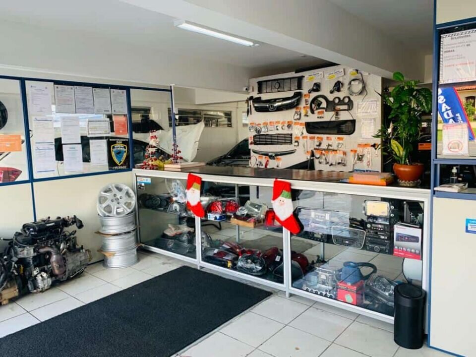 AUTO PEÇAS USADAS VENDO