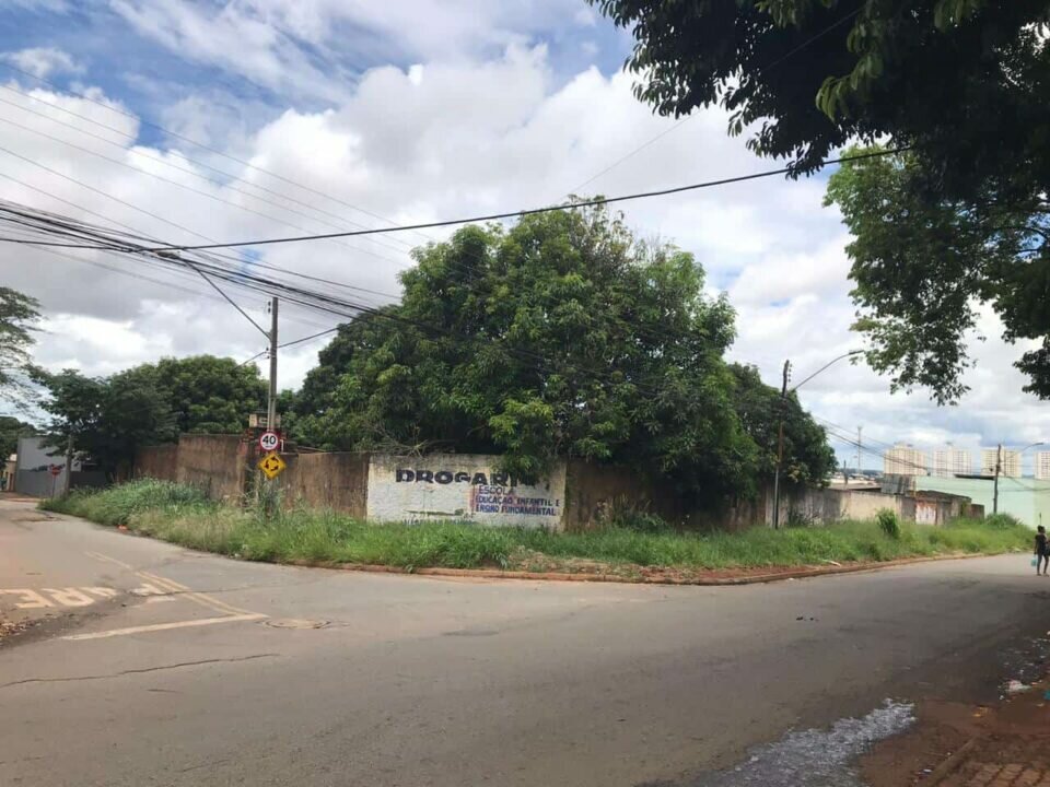 ÁREA COMERCIAL 2427 M² –  GOIÂNIA-GO