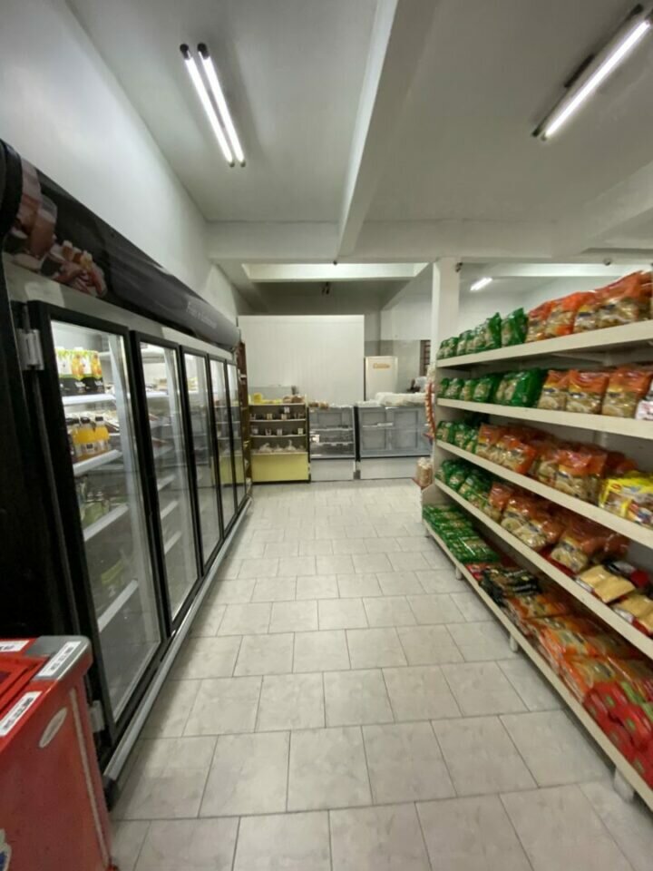 Vende-se mercado completo em Farroupilha/RS