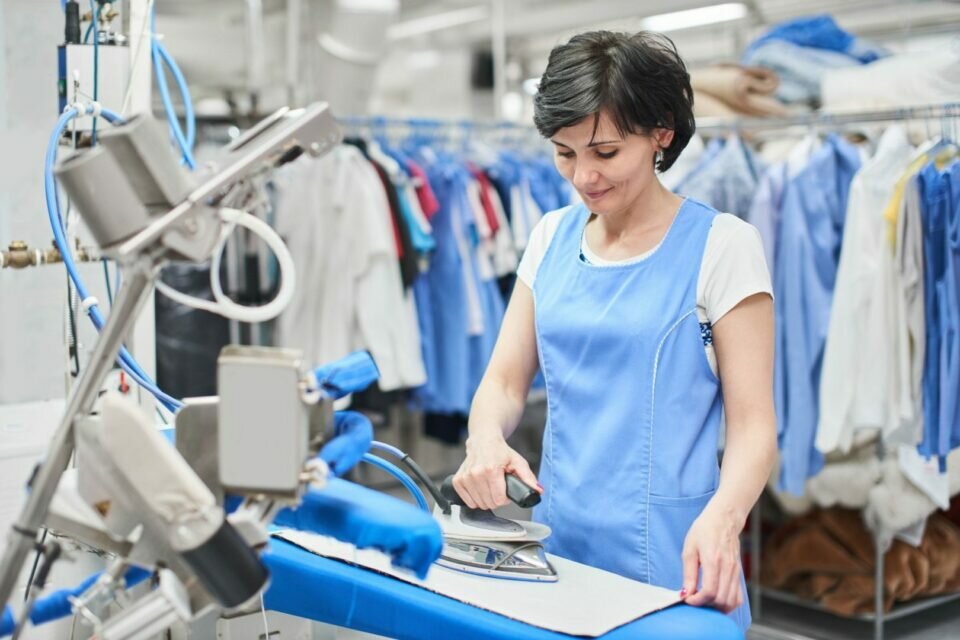 LAVANDERIA E TINTURARIA ESPECIALIZADA