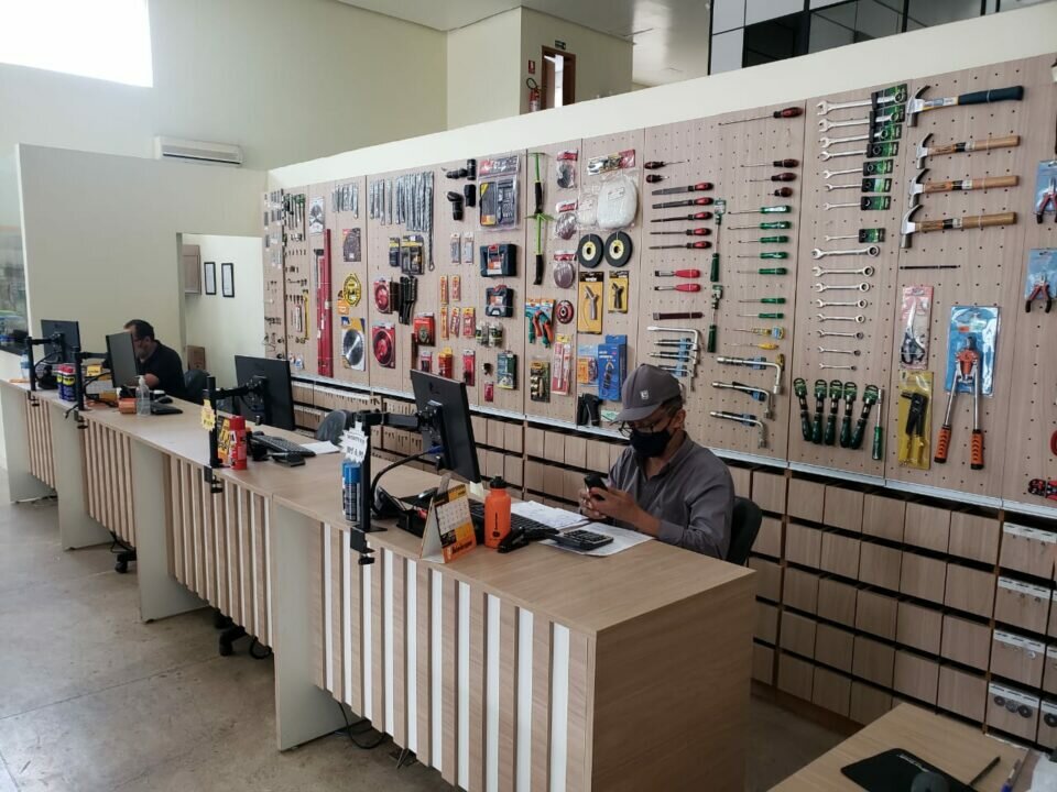 LOJA DE MATERIAIS – FERRAGISTA