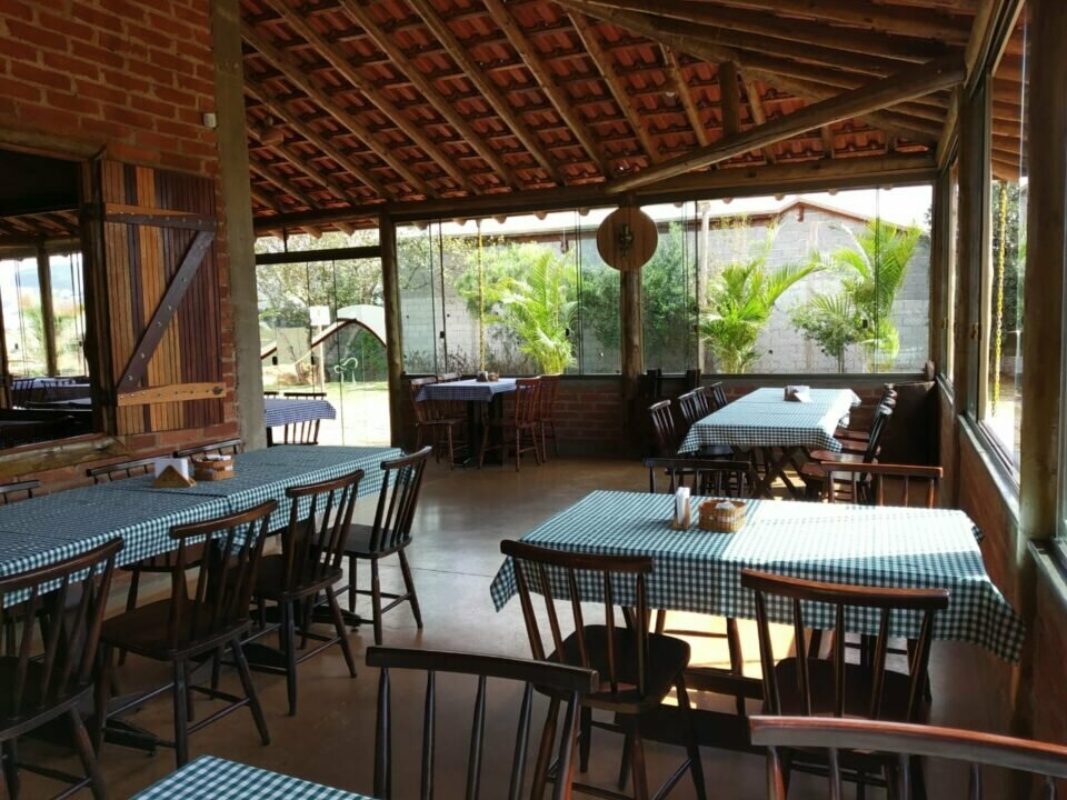 Restaurante à venda com ótimo faturamento e estrutura em Cambui-MG
