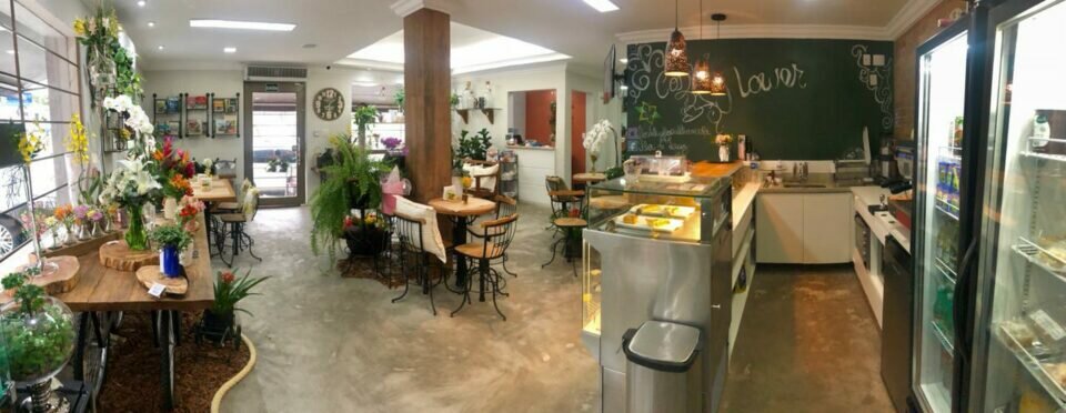 Café e floricultura