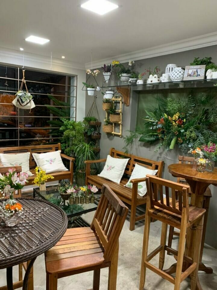 Café e floricultura