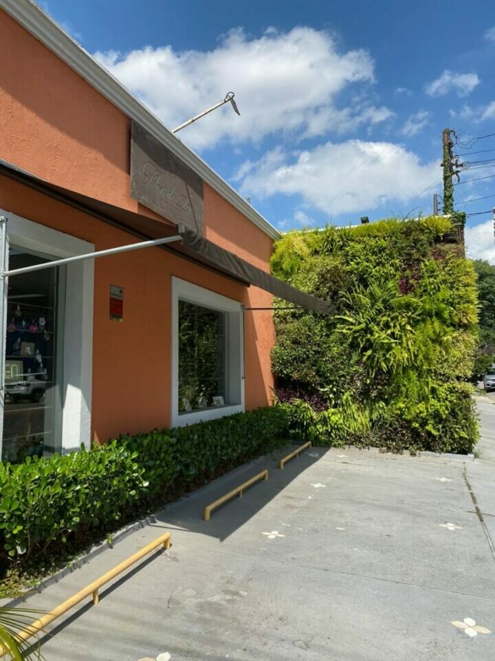 Café e floricultura